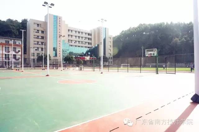 广东省南方技师学院校园环境照片