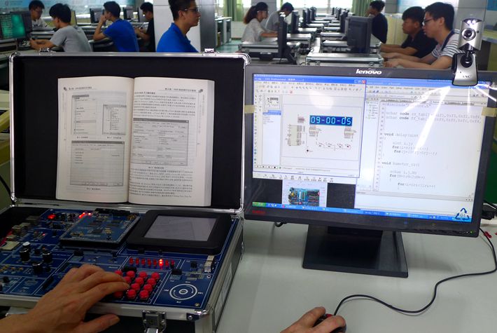 嵌入式系统开发实训室可做智能产品、工业控制系统等的开发与应用