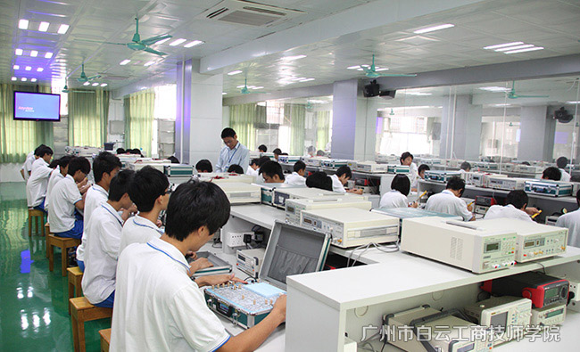 （高中毕业报读）2020年三年制高级技工+成人大专招生专业一览表